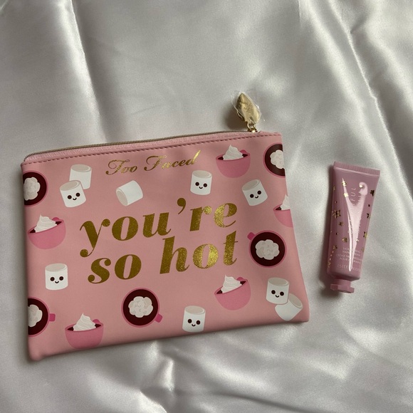 Too faced makeup pouch & Estée Lauder hand - Picture 5 of 9